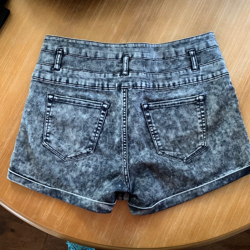 Refuge High Waisted Shorts Blue Denim Size 12 - Picture 2 of 12